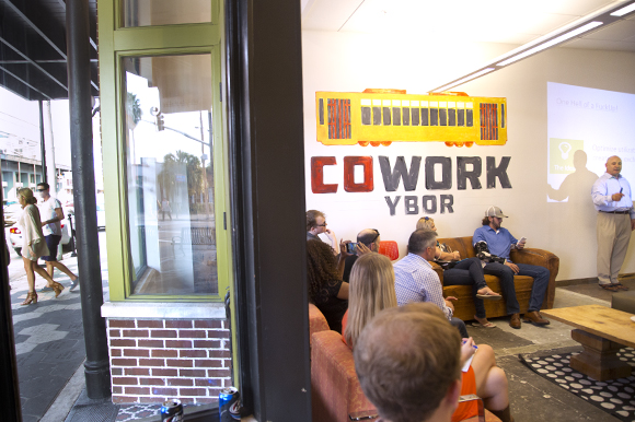 Chuck Papageorgiou shares his experience during the first F*ckUp Nights Tampa.